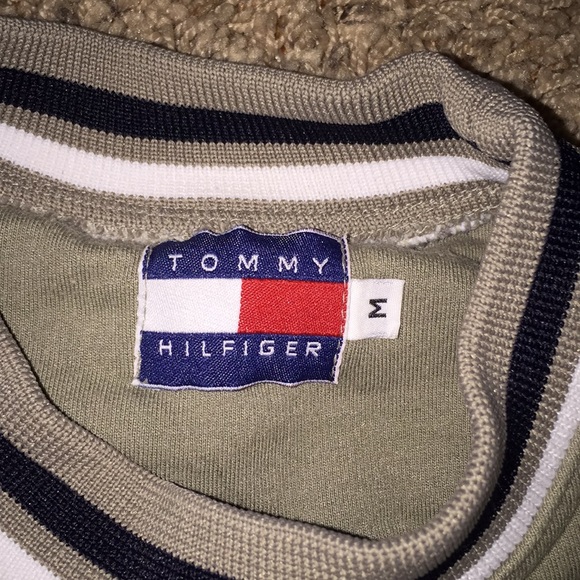 RARE Tommy Sweater - Picture 3 of 3
